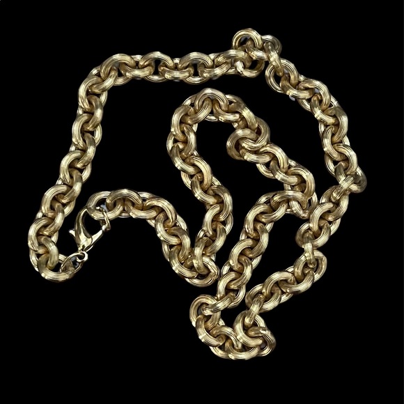 Heavy set gold tone etched round link chain necklace - Picture 3 of 5